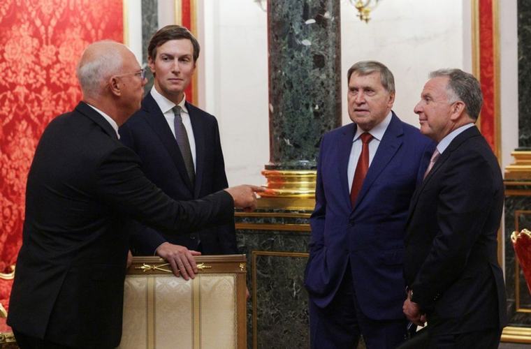 Pamje nga takimi i Putinit me të dërguarit e Trumpit në Moskë