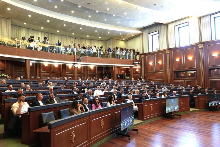 Kosova rrezikon të mbetet pa president pas 5 tetorit, partitë thirren për kompromis ose zgjedhje të reja
