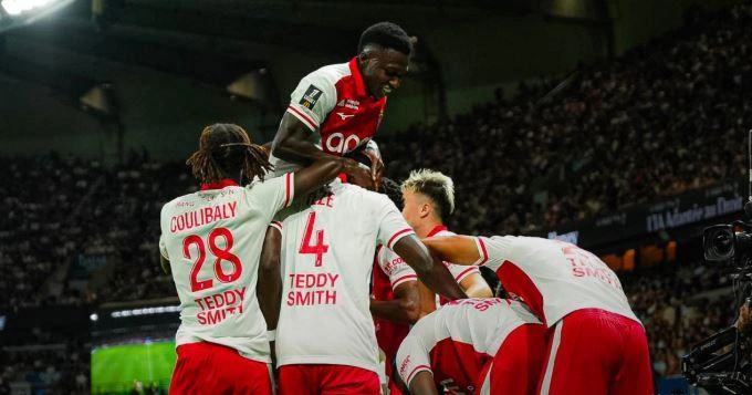 Shokohet Parisi, mposhtet në derbi nga Monaco