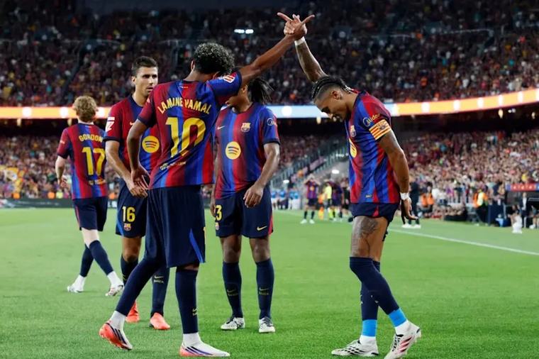 Barcelona shkatërron Valencian 0-5 në Mestalla