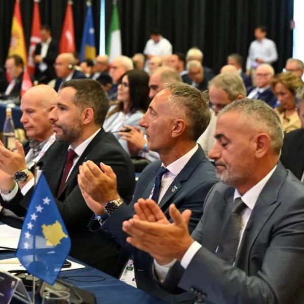 Delegacioni serb lëshon sallën gjatë raportimit të Kosovës për Prishtina 20303 LAJME 20 gush