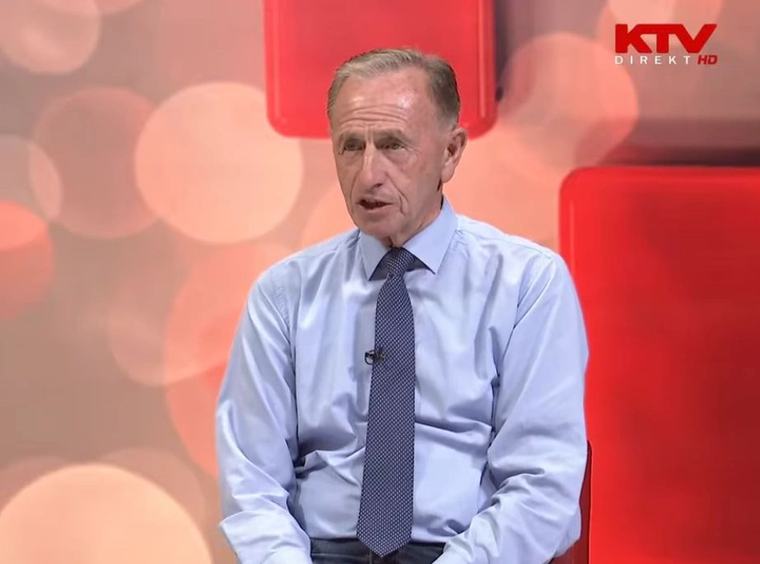 Azemi: Në “Ismail Qemali” pati konfrontim fizik mes punëtorëve grevist dhe atyre që i dërgoi Komuna për të pastruar
